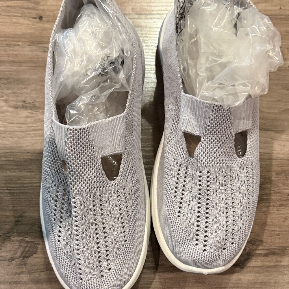 Women's White Knit Slip-On Shoes